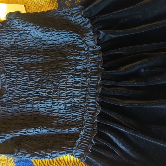 Max Studio London Maxi Dress 🖤🌸 - Picture 6 of 8